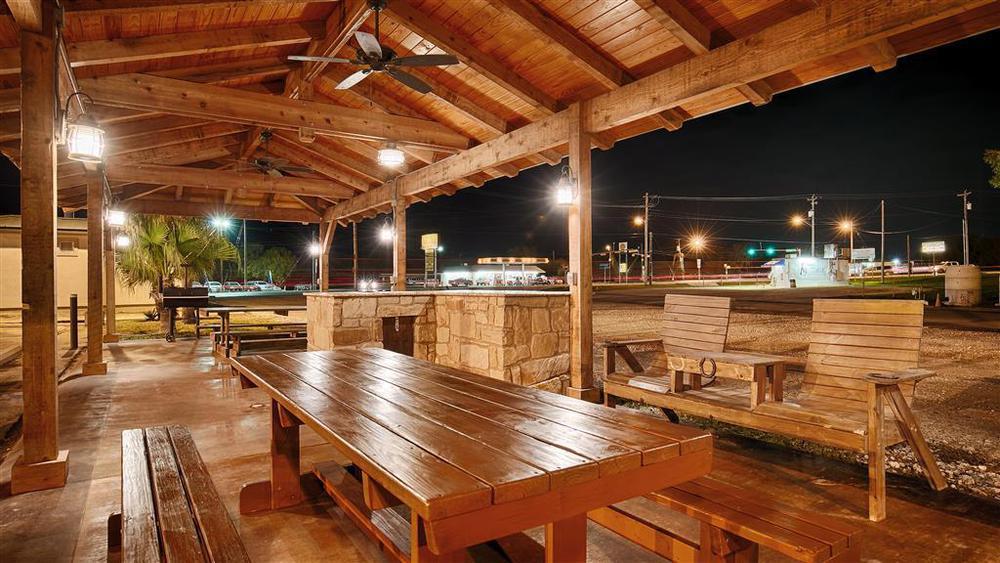 Days Inn By Wyndham Round Rock Exterior foto